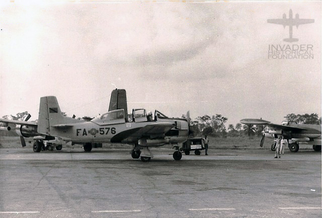 File:Congo-65-ops-Yangambi-T-28-pilotes-par-LIEBHER-et-BRACCO.jpg