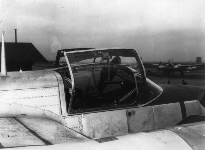 File:Clamshell Cockpit.jpg